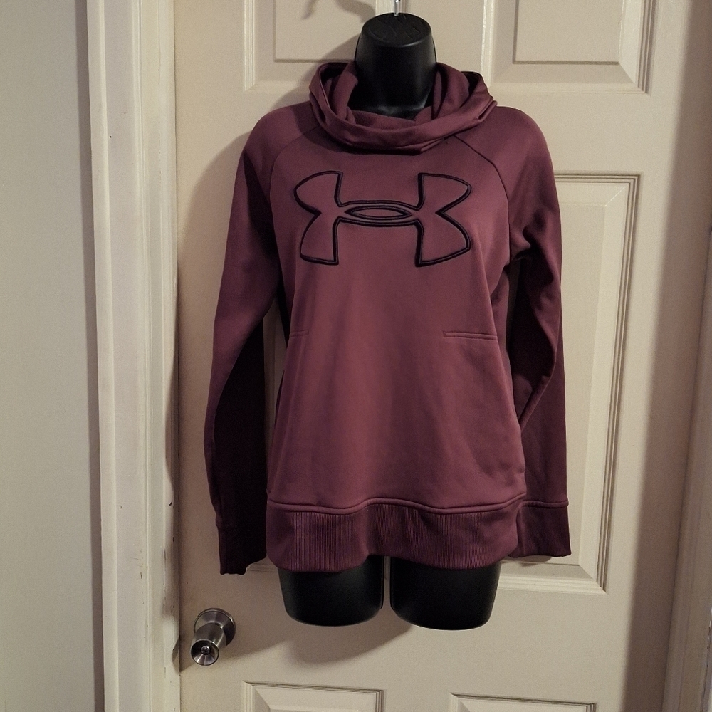 Under armour hoodie size s/m